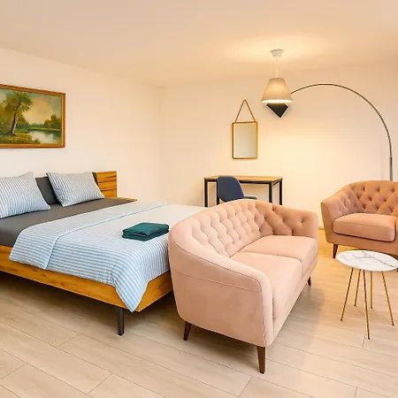 Apartman Modernes Mit Eigener Kueche & Bad *